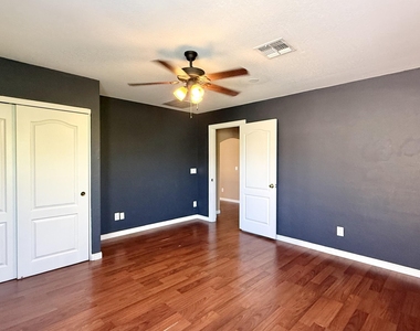 2714 E Birchwood Place - Photo Thumbnail 13