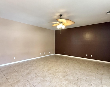 2714 E Birchwood Place - Photo Thumbnail 3