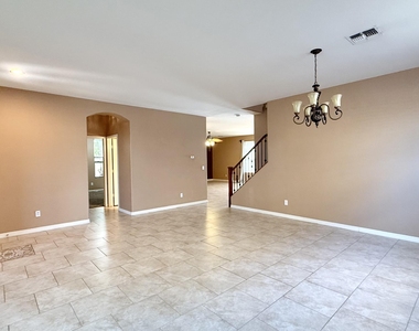 2714 E Birchwood Place - Photo Thumbnail 9
