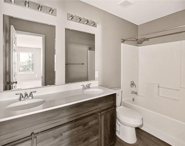 8704 Swan Park Drive - Photo Thumbnail 12
