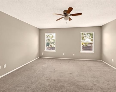 8704 Swan Park Drive - Photo Thumbnail 11