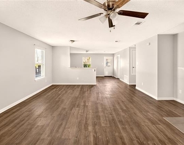 8704 Swan Park Drive - Photo Thumbnail 5