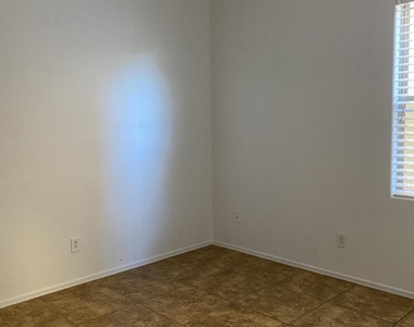 1704 S Falcon Drive - Photo Thumbnail 24