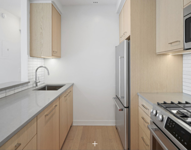 407 Park Avenue South - Photo Thumbnail 4