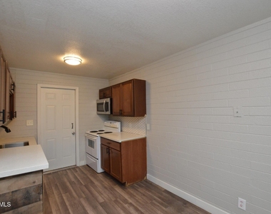 6044 N 21st Avenue - Photo Thumbnail 1
