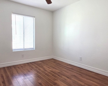 6040 N 79th Street - Photo Thumbnail 23