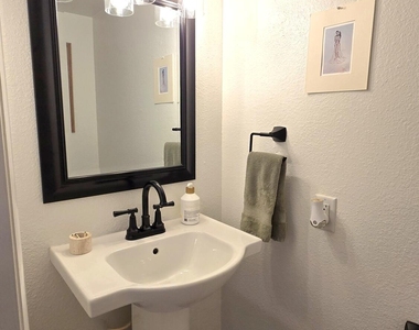 6040 N 79th Street - Photo Thumbnail 5
