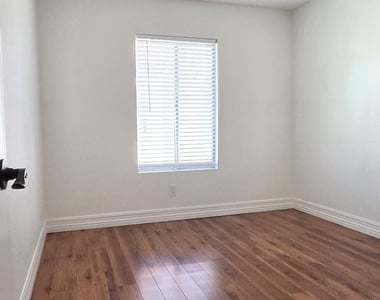 6040 N 79th Street - Photo Thumbnail 22