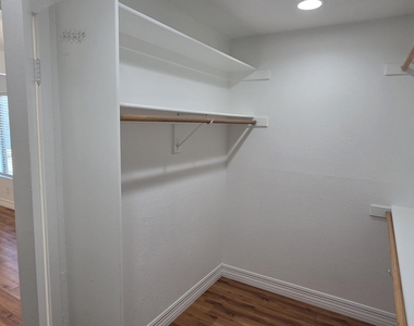 6040 N 79th Street - Photo Thumbnail 21