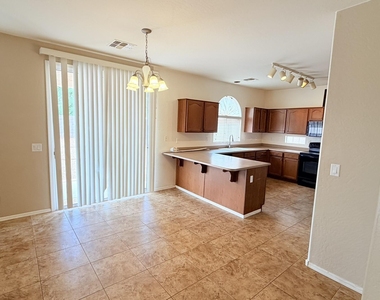 44989 W Woody Road - Photo Thumbnail 3