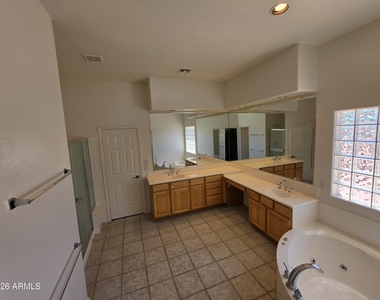2653 N Travis -- - Photo Thumbnail 36