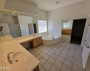 2653 N Travis -- - Photo Thumbnail 31