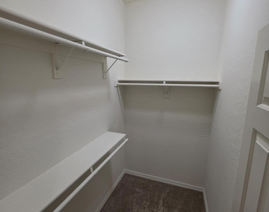 2653 N Travis -- - Photo Thumbnail 40
