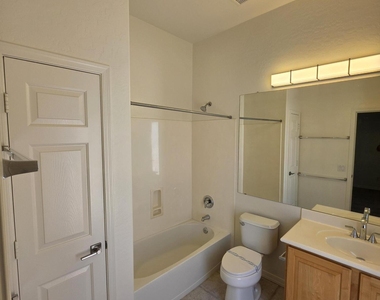 2653 N Travis -- - Photo Thumbnail 43