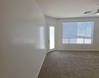 2653 N Travis -- - Photo Thumbnail 25