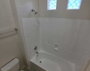2653 N Travis -- - Photo Thumbnail 24