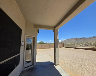 2653 N Travis -- - Photo Thumbnail 47