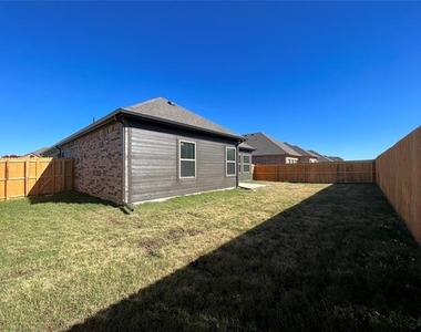 639 Comal Drive - Photo Thumbnail 18