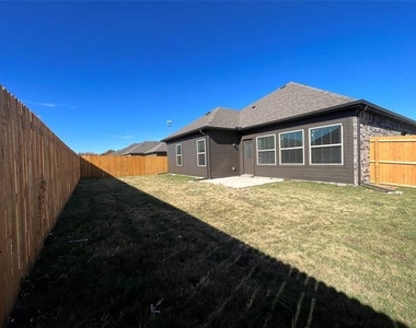 639 Comal Drive - Photo Thumbnail 17