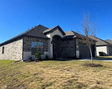 639 Comal Drive - Photo Thumbnail 1