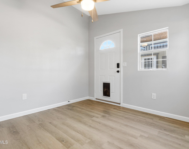 24194 W Whyman Avenue - Photo Thumbnail 16