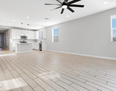 24194 W Whyman Avenue - Photo Thumbnail 33