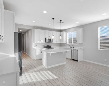 24194 W Whyman Avenue - Photo Thumbnail 28