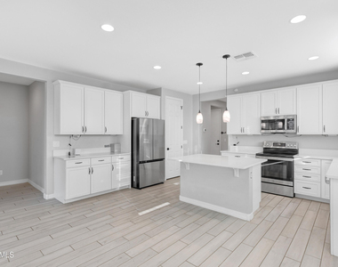 24194 W Whyman Avenue - Photo Thumbnail 27