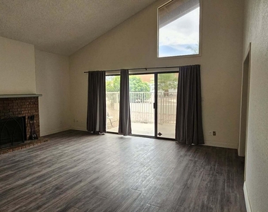 15849 E Palomino Boulevard - Photo Thumbnail 7