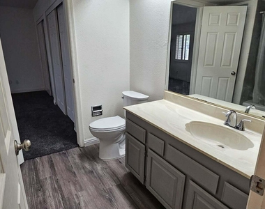 15849 E Palomino Boulevard - Photo Thumbnail 11