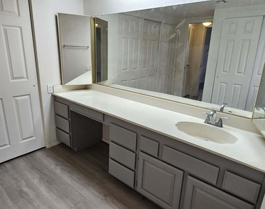 15849 E Palomino Boulevard - Photo Thumbnail 13