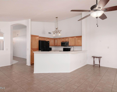 537 E Appaloosa Road - Photo Thumbnail 4