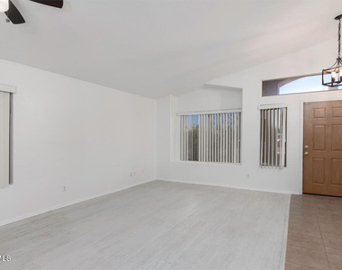 537 E Appaloosa Road - Photo Thumbnail 1