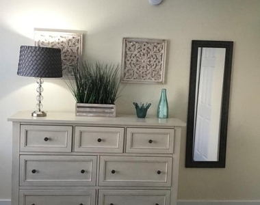 401 Golden Isles Drive - Photo Thumbnail 7