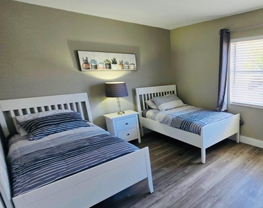 401 Golden Isles Drive - Photo Thumbnail 21
