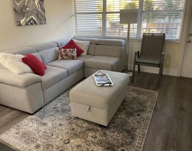 401 Golden Isles Drive - Photo Thumbnail 4
