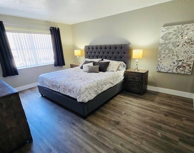 401 Golden Isles Drive - Photo Thumbnail 22