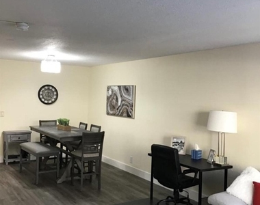 401 Golden Isles Drive - Photo Thumbnail 13