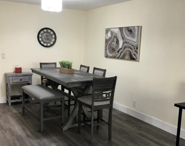 401 Golden Isles Drive - Photo Thumbnail 12