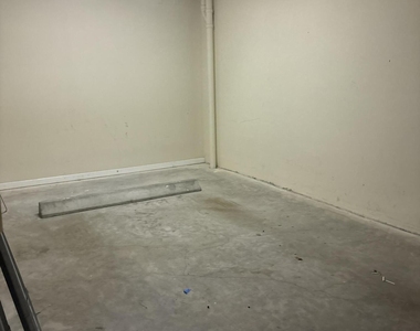 2044 Alta Meadows Lane - Photo Thumbnail 15
