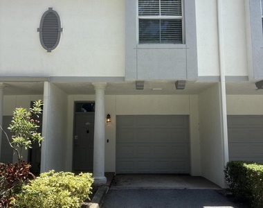 2044 Alta Meadows Lane - Photo Thumbnail 16