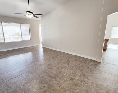 6041 E Preston Street - Photo Thumbnail 2