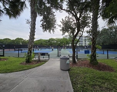 3800 Oaks Clubhouse Drive - Photo Thumbnail 41