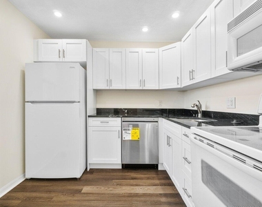2615 Ne 1st Court - Photo Thumbnail 4