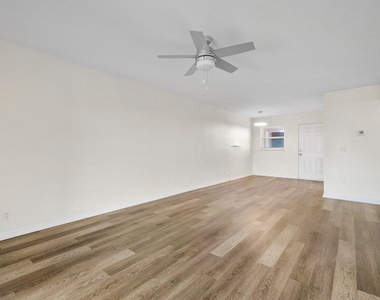 2615 Ne 1st Court - Photo Thumbnail 8