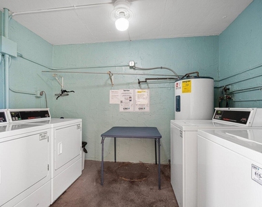 2615 Ne 1st Court - Photo Thumbnail 21