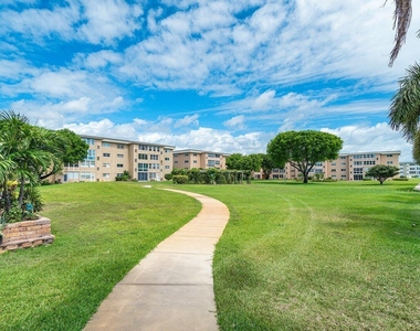 2615 Ne 1st Court - Photo Thumbnail 2