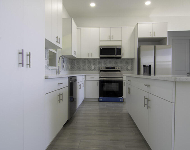 10654 Washington Road - Photo Thumbnail 5