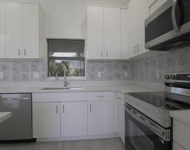 10654 Washington Road - Photo Thumbnail 7
