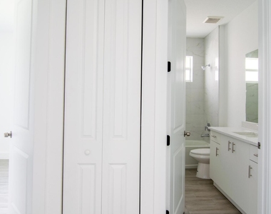 10654 Washington Road - Photo Thumbnail 13